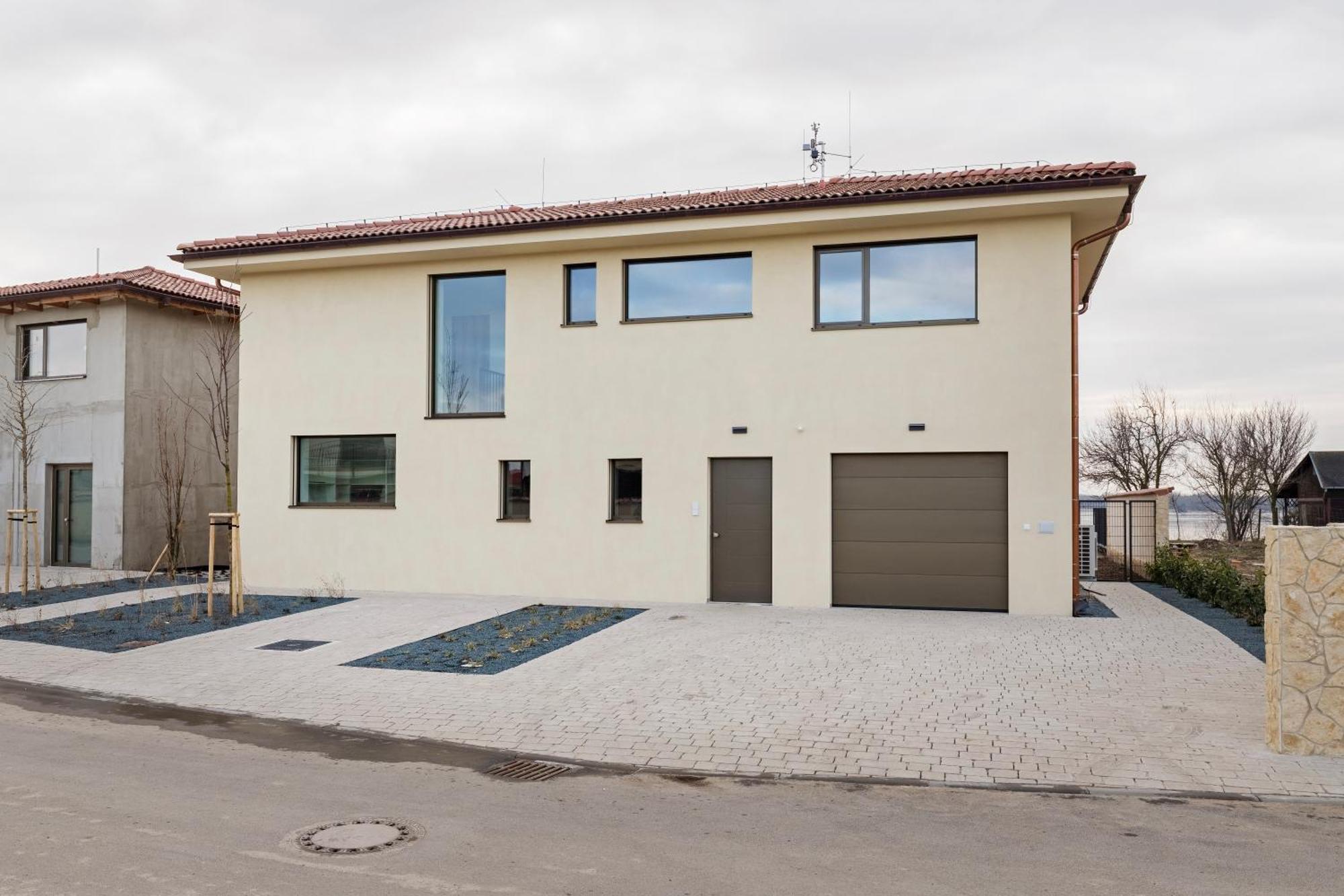 Villa With Pool By The Musovske Jezero *